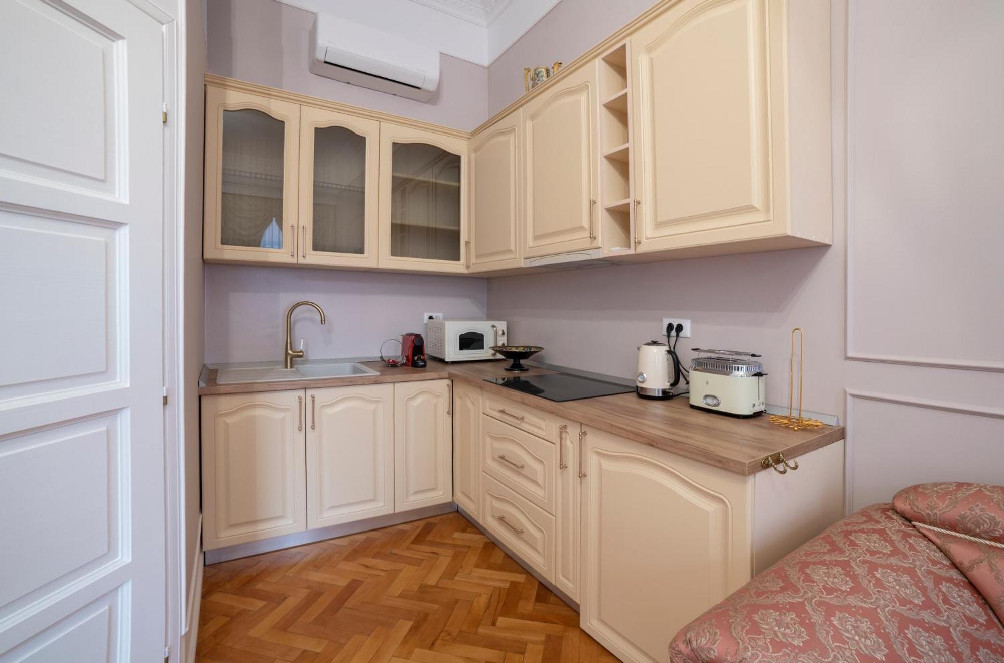 Aesthetic Pleasure - Central Downtown Apartments Oradea Bagian luar foto
