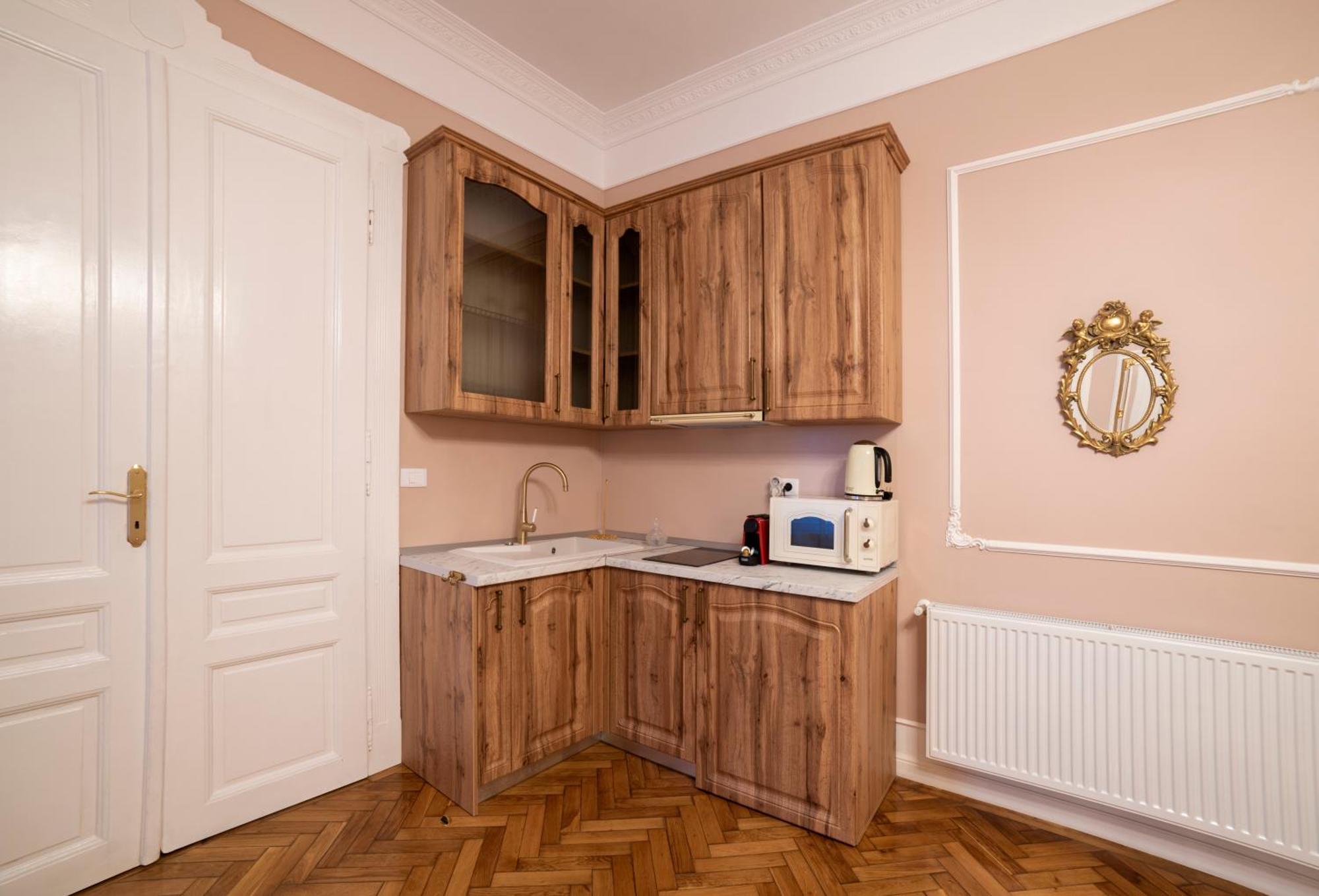 Aesthetic Pleasure - Central Downtown Apartments Oradea Bagian luar foto