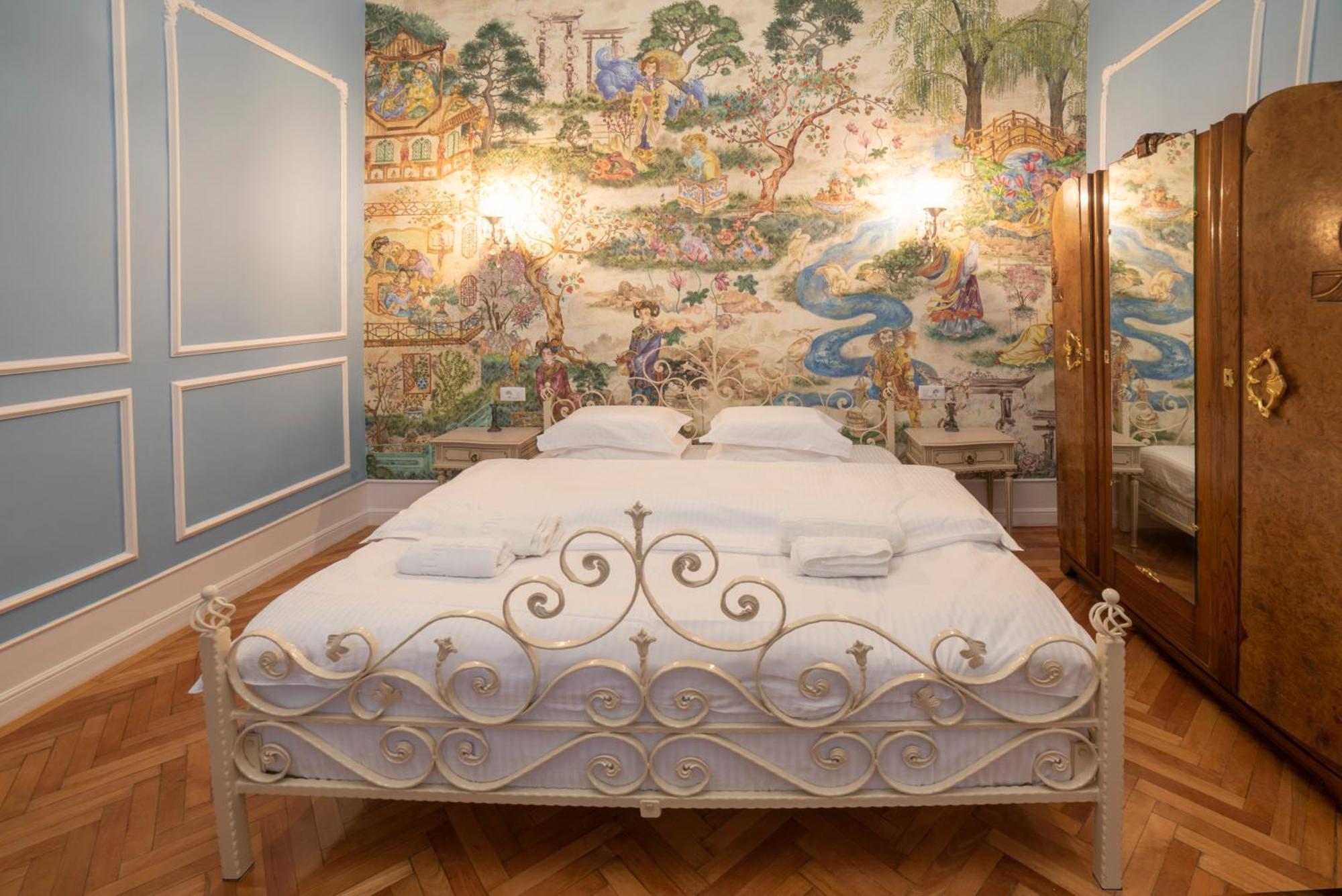 Aesthetic Pleasure - Central Downtown Apartments Oradea Bagian luar foto